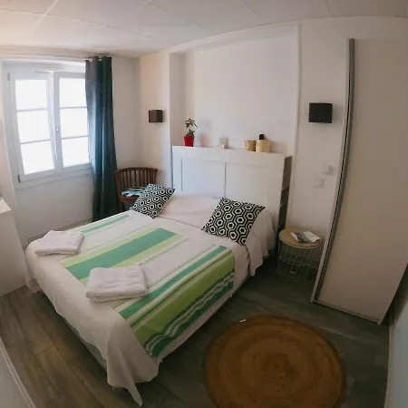 Le Petit 2* Biarritz