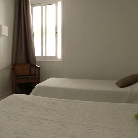 Le Petit 2* ביאריץ