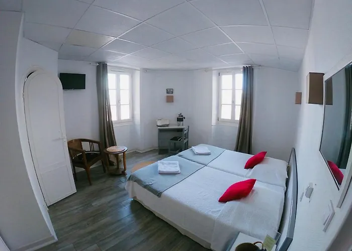 Le Petit מלון 2*