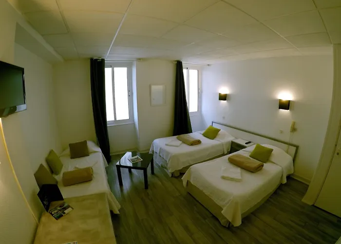 Le Petit מלון 2*