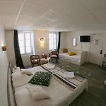 Hotel Le Petit Biarritz