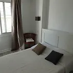 Le Petit Hotel
