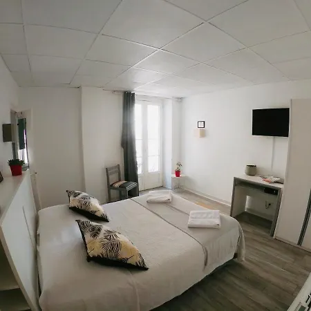 Hotel Le Petit 2*
