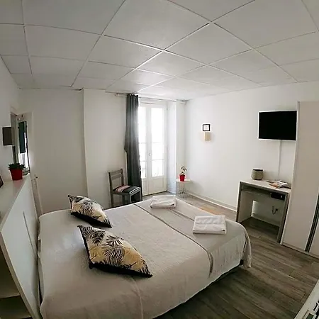 Le Petit 2* Biarritz