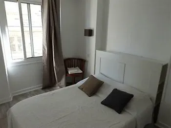 Le Petit Hotel